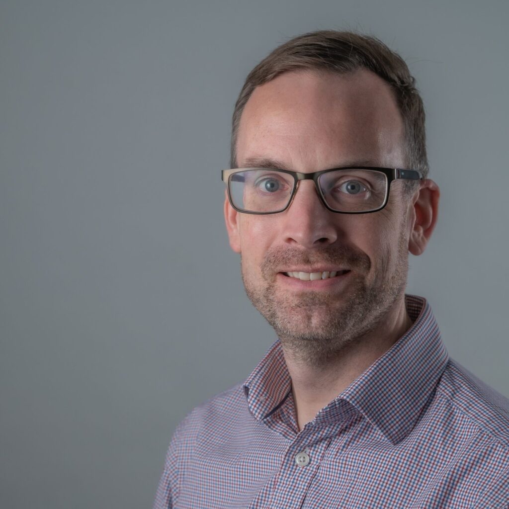 Dr Sam Finnikin